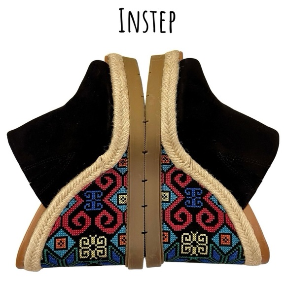 NINE WEST Rare Wedge Suede Mules Platform Cross Stitch Sandals Black Tan 8.5M - Picture 5 of 17